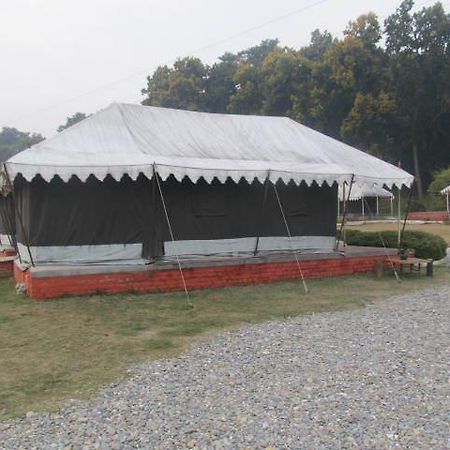 Derra Camp And Resort Jhajra Ngoại thất bức ảnh
