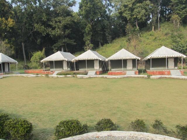 Derra Camp And Resort Jhajra Ngoại thất bức ảnh