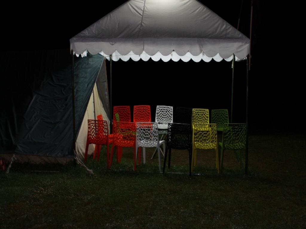 Derra Camp And Resort Jhajra Phòng bức ảnh