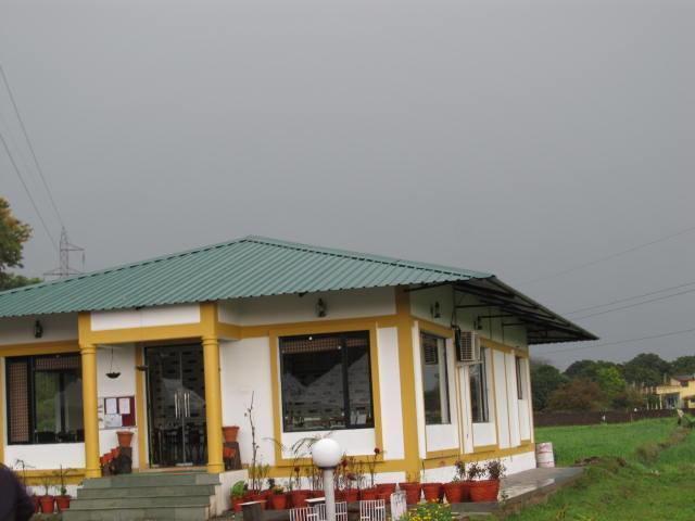 Derra Camp And Resort Jhajra Ngoại thất bức ảnh